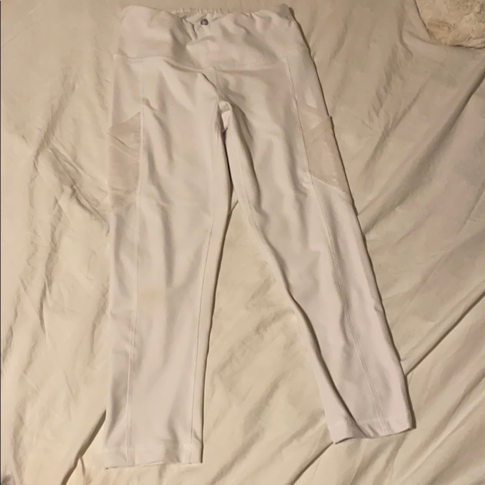 White Capri leggings